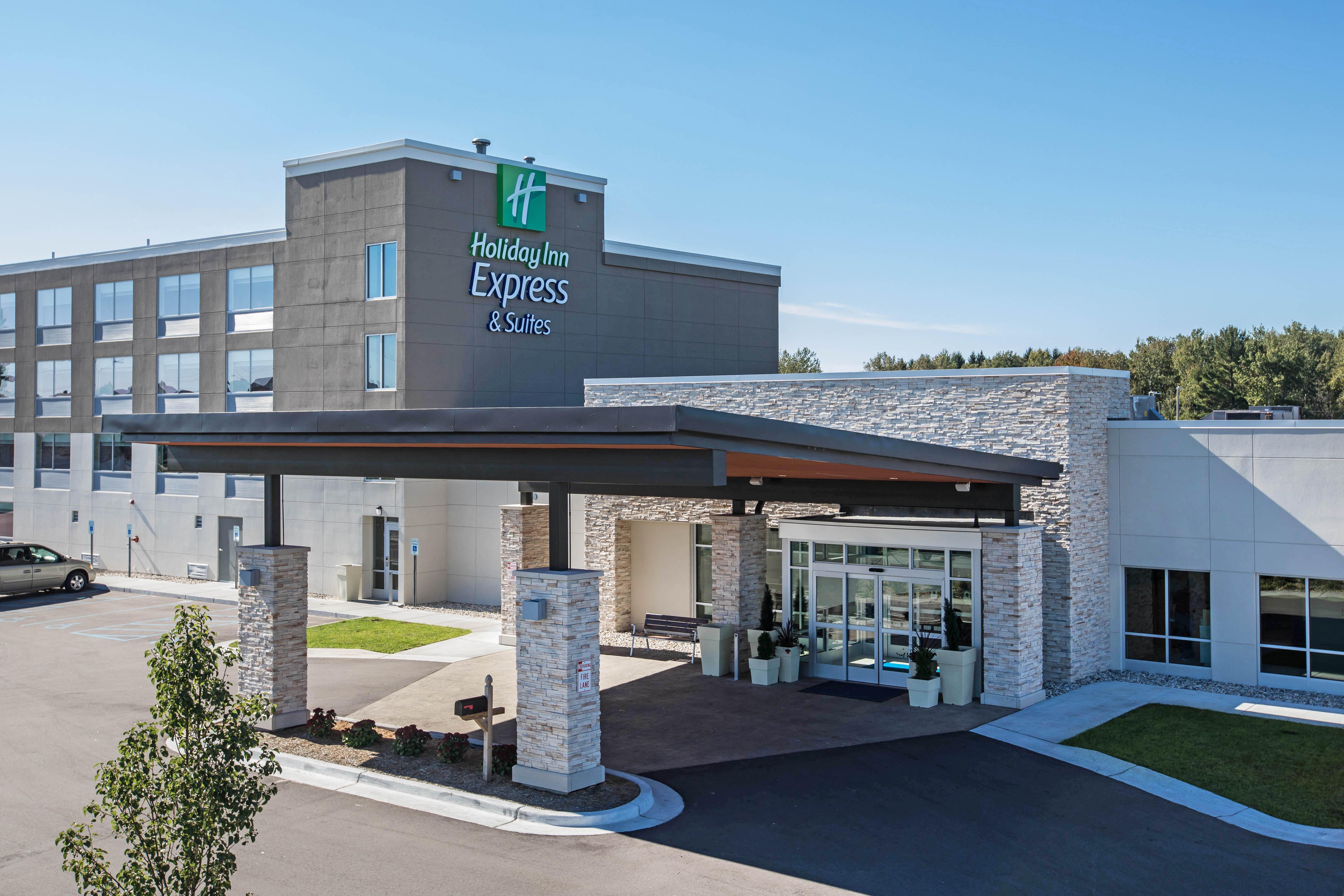 Holiday Inn Express & Suites Ludington By Ihg Extérieur photo